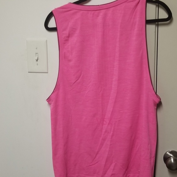 Victoria's secret sport tank size large - Picture 3 of 3